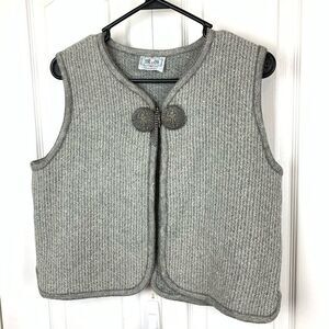 M & G Wool Sweater Vest‎